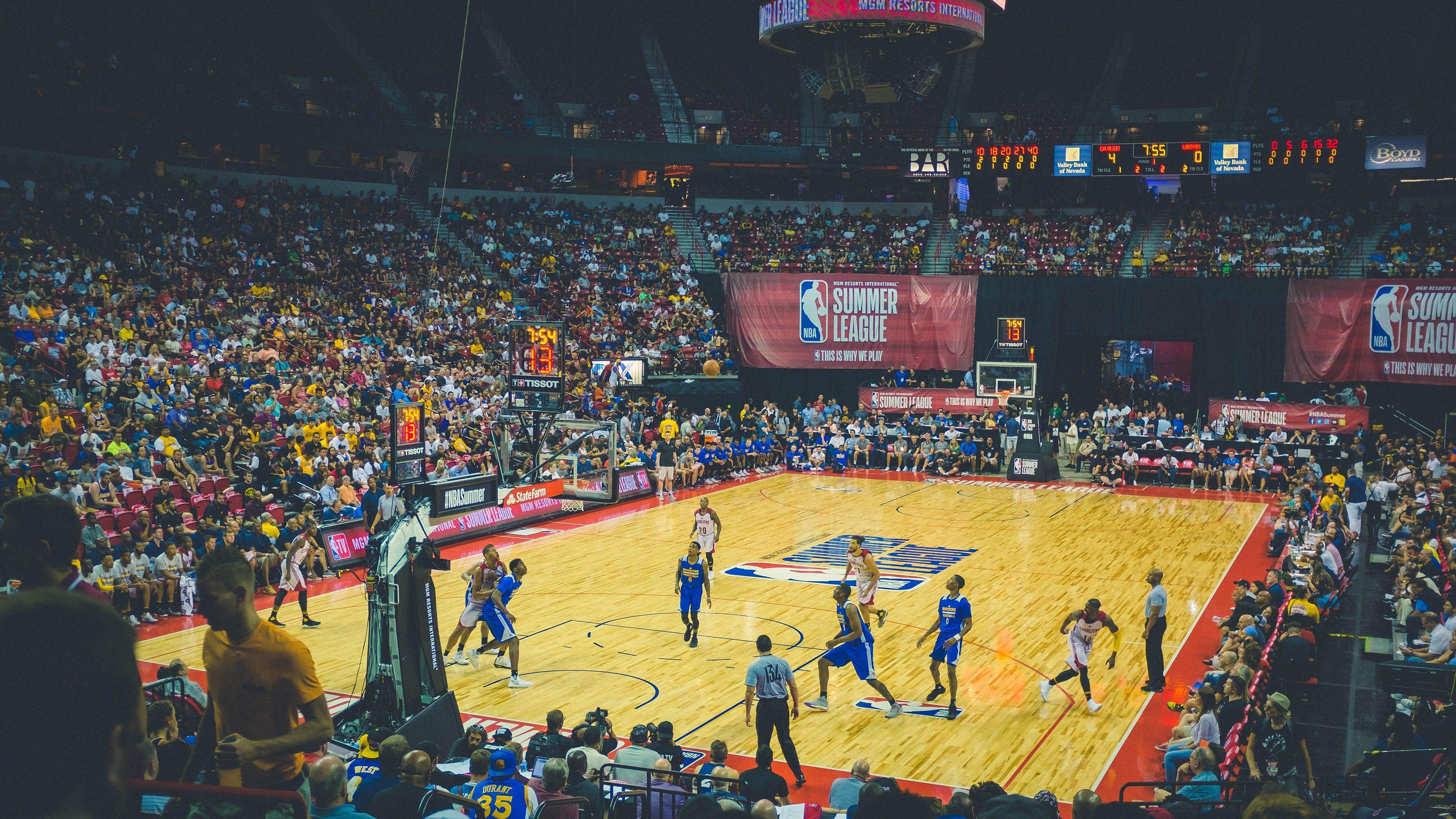 解说瓶子独家专访，总决赛席位预测，QGhappy与老牌劲旅或成最大赢家