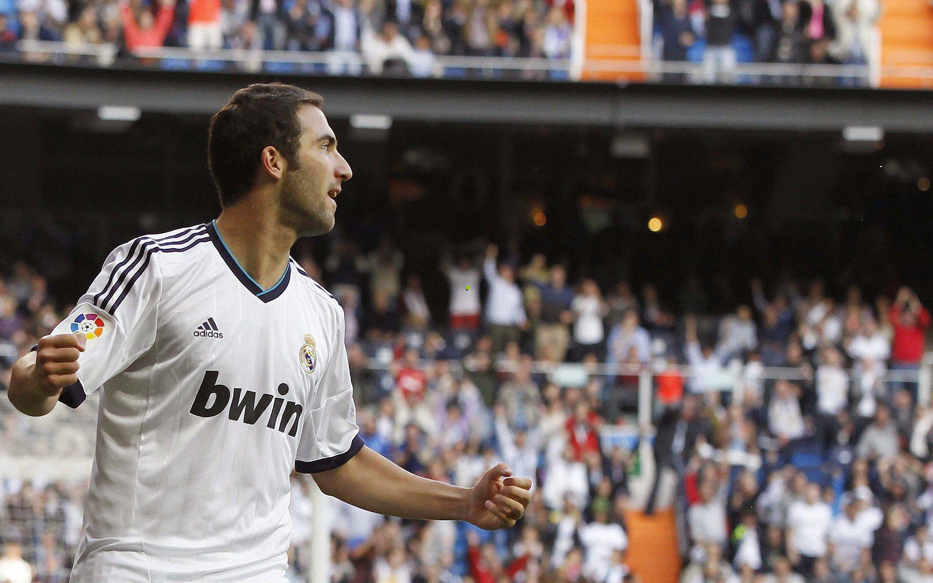 尤尔曼德痛批防线，两场失十球非个人之失，团队防守体系亟待重建